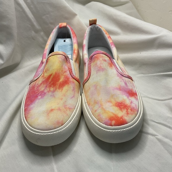 Kids Shoes - Picture 2 of 8